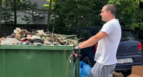 Akcija Ciscenja Parkinga u Zemunu